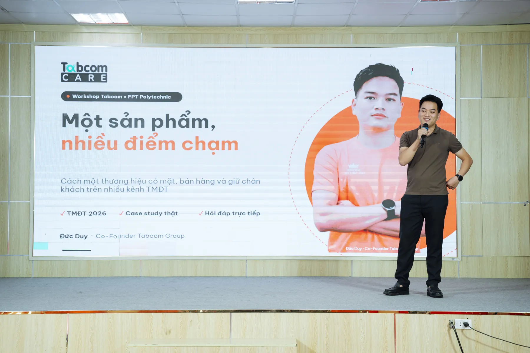 Đức Duy mở đầu talkshow Một thương hiệu, nhiều điểm chạm