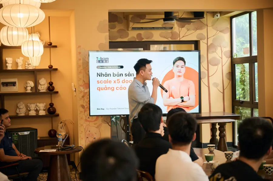 Đức Duy mở đầu phần chia sẻ Shopee