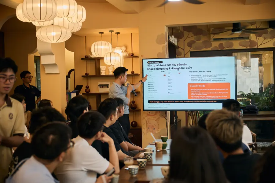 Khán phòng theo dõi phần cập nhật thuật toán