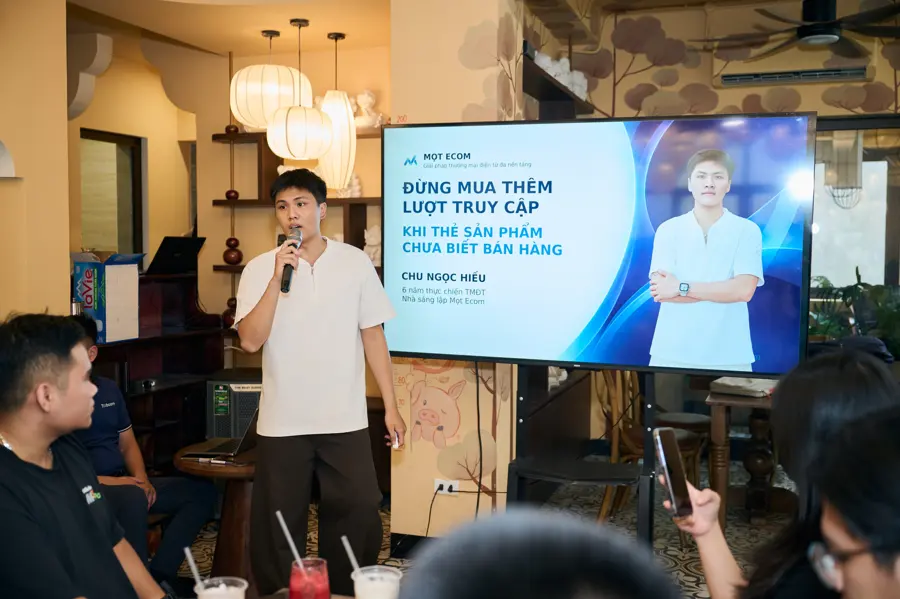 Anh Chu Ngọc Hiếu mở đầu phần TikTok Shop