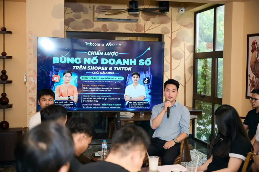 Hai diễn giả trong phần hỏi đáp